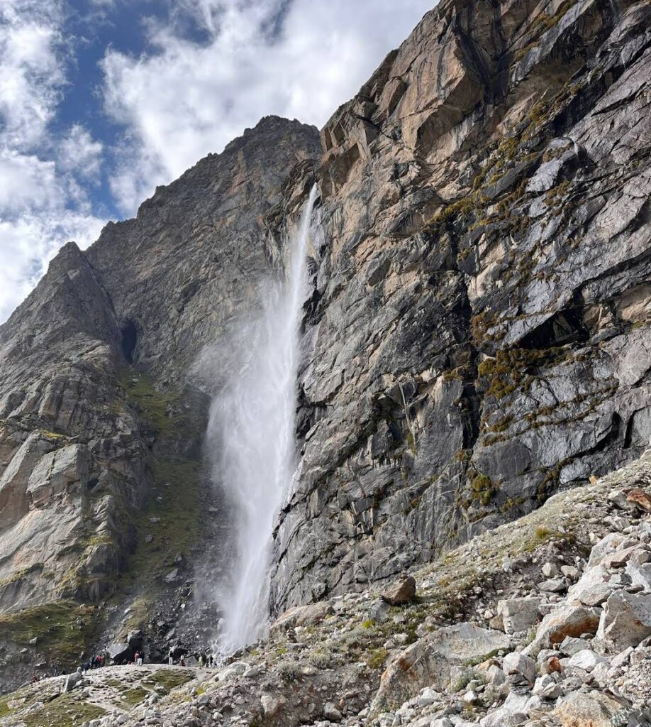 Vasudhara Falls story in hindi